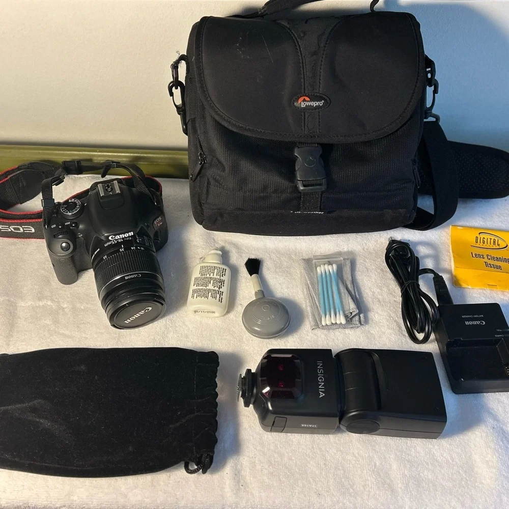Canon t3i, lense, flash, charger, camera case bundle